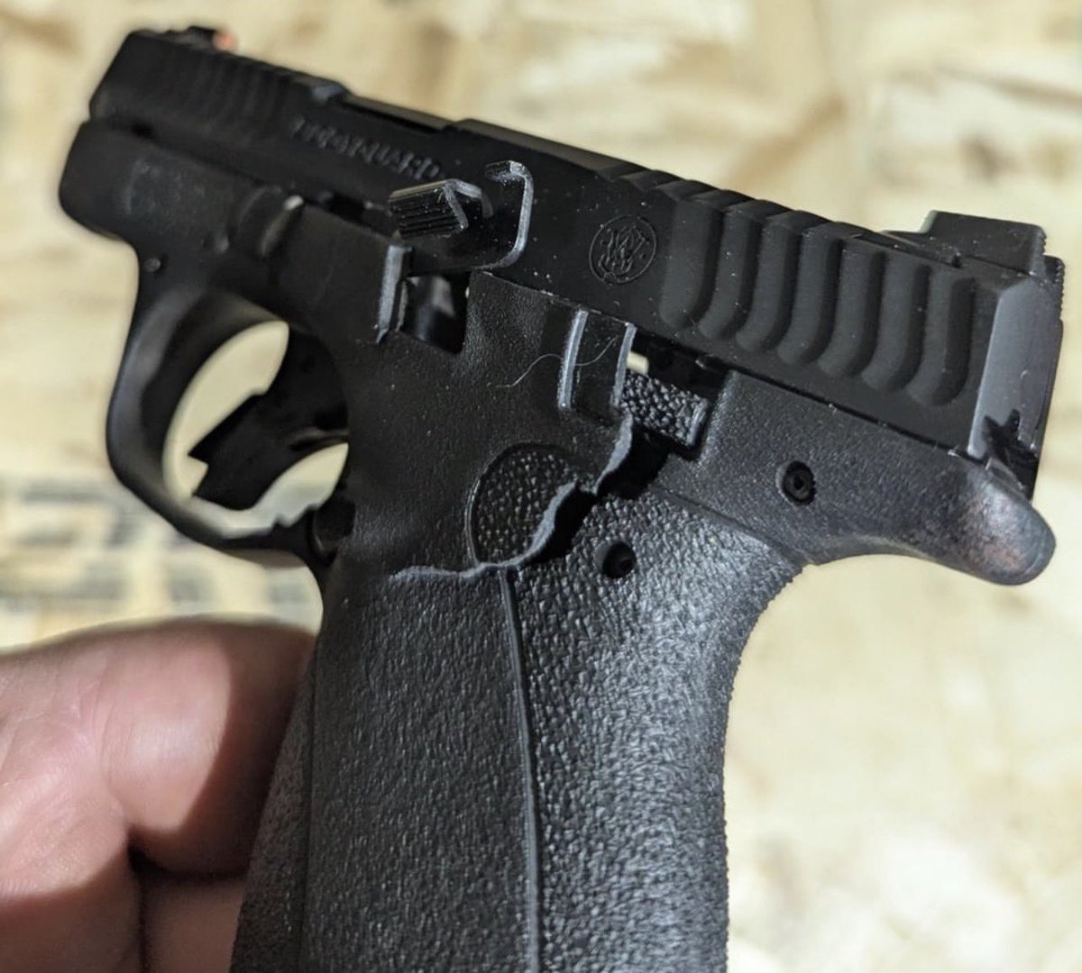 Weapons Daily tweet media
