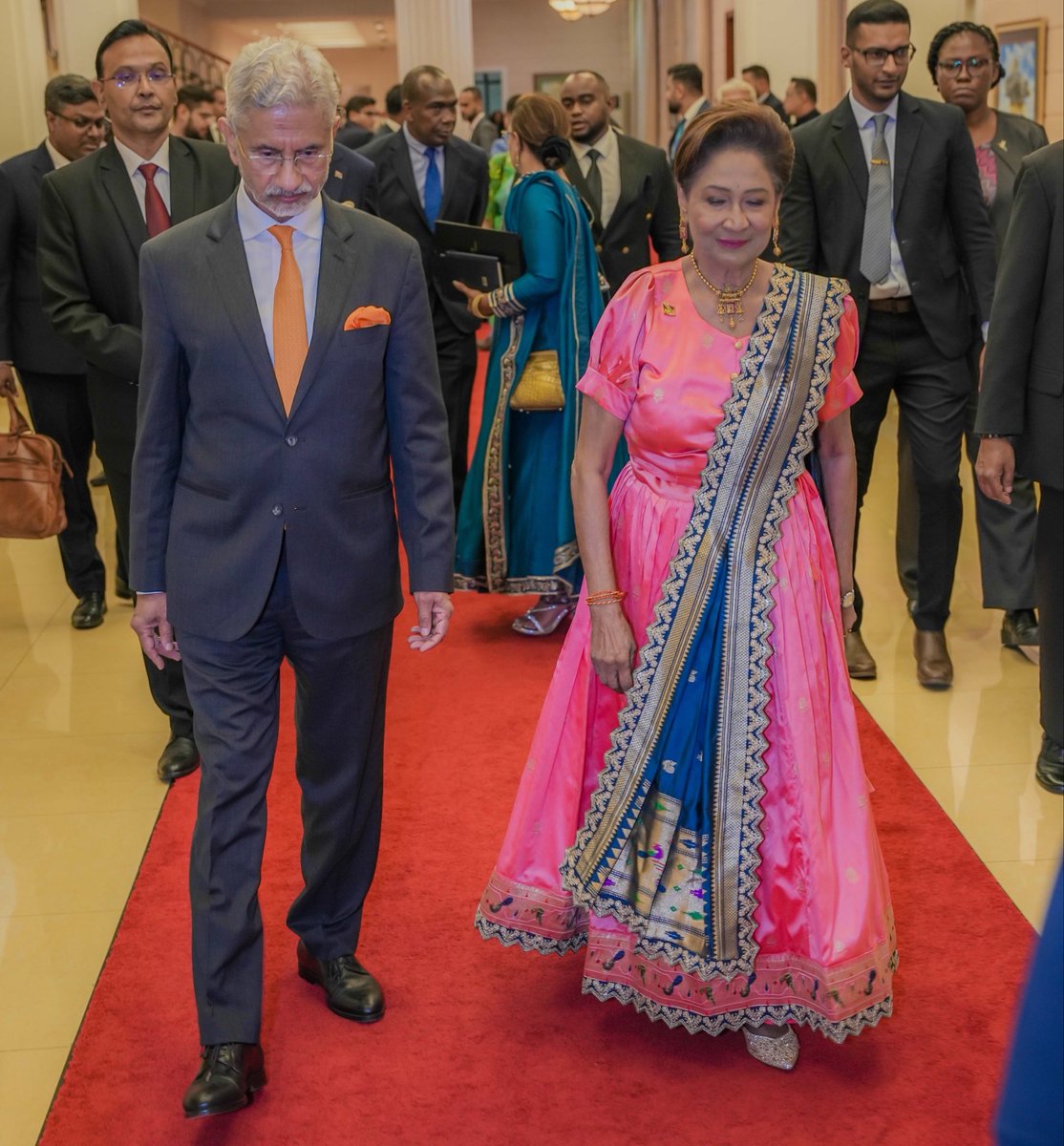 DrSJaishankar's tweet photo. Sat down this evening with PM Kamla Persad-Bissessar and her Cabinet colleagues for a comprehensive review of our bilateral ties. @PM_Kamla #TrinidadAndTobago

While delivering on the commitments made by PM @narendramodi last year, we explored new ideas and initiatives in our bilateral cooperation.

🇮🇳 🇹🇹