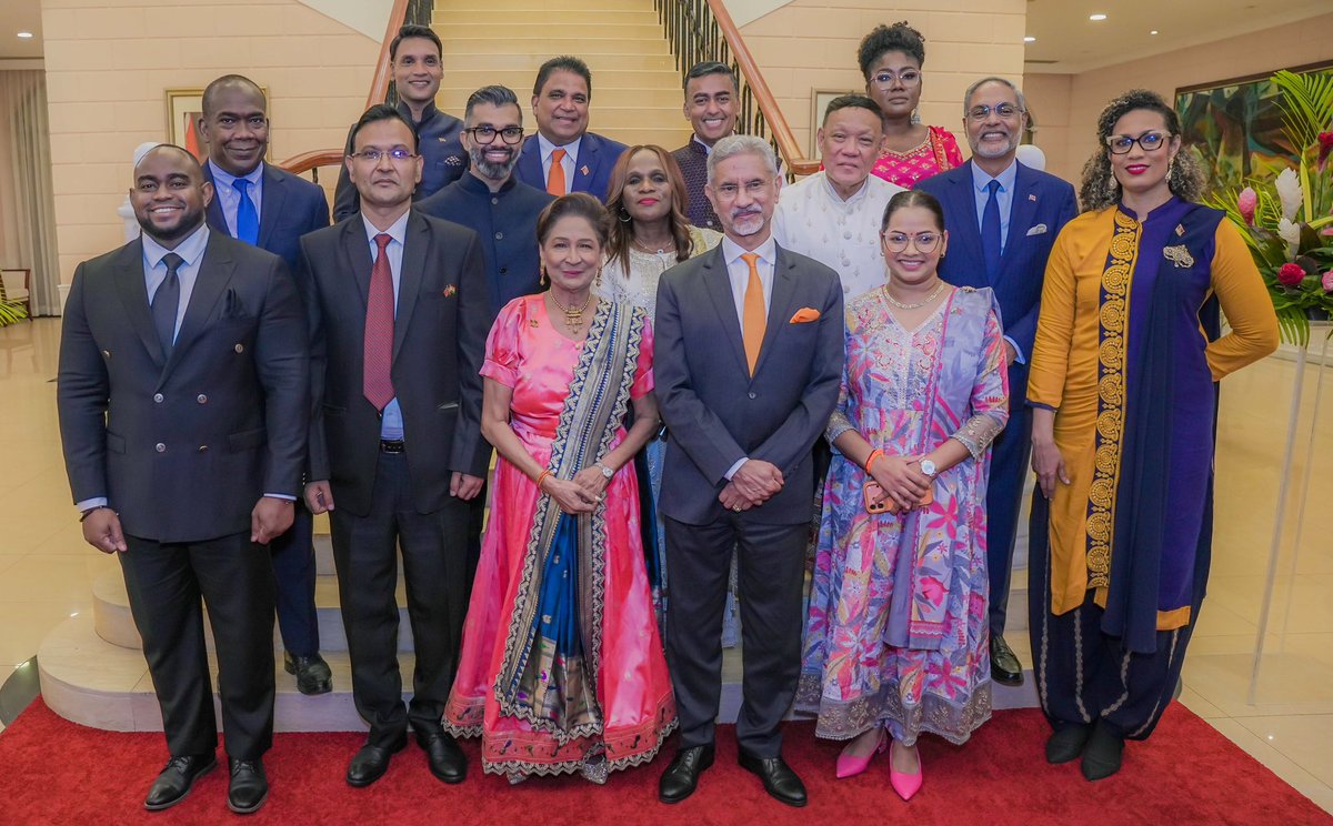 DrSJaishankar's tweet photo. Sat down this evening with PM Kamla Persad-Bissessar and her Cabinet colleagues for a comprehensive review of our bilateral ties. @PM_Kamla #TrinidadAndTobago

While delivering on the commitments made by PM @narendramodi last year, we explored new ideas and initiatives in our bilateral cooperation.

🇮🇳 🇹🇹