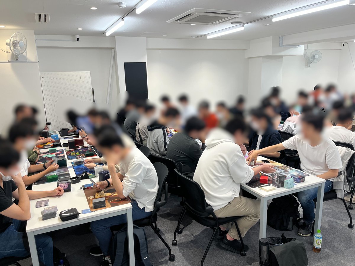 📣【イベント情報/東京MTG秋葉原】📣

レガシー大会「エンペラー杯」、
参加者31名で大変盛り上がっております!!🎉

第三回まできたエンペラー杯、ついに30人規模の大会となりました!!

ご参加いただいた皆様誠にありがとうございます!!