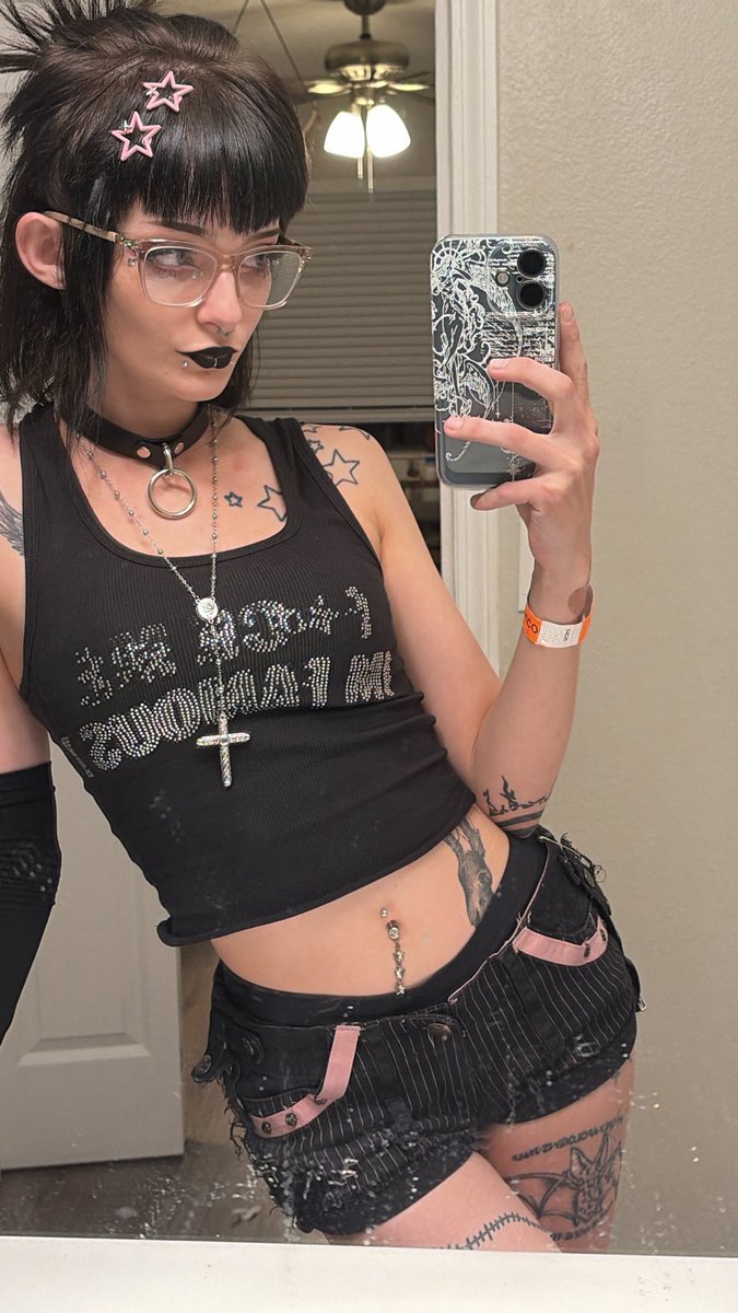 crashkween's tweet photo. My internet persona is defrosting https://t.co/npal71z7Sx