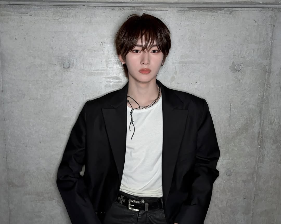 디어 tweet media