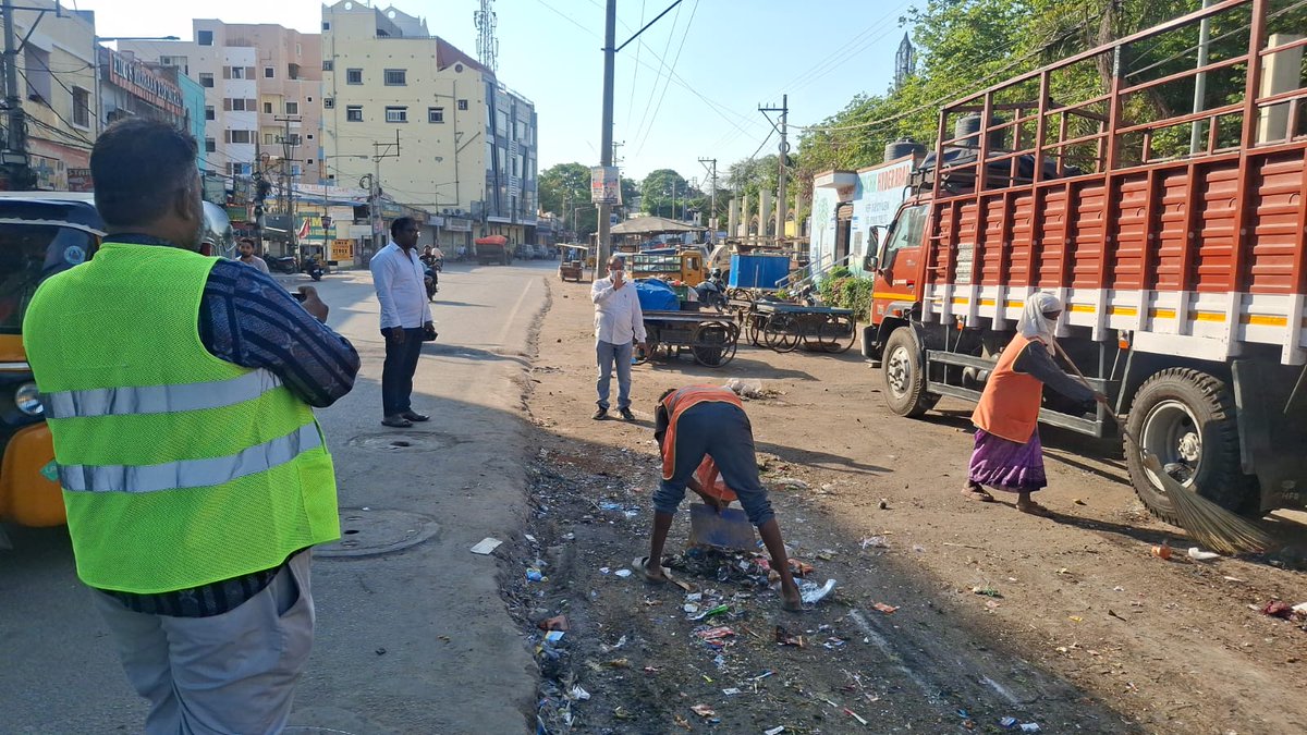 deeswmcir21's tweet photo. @Voiceofpublic91 @GHMCOnline @CommissionrGHMC Attended the complaint and issue resolved https://t.co/T8fl6qd1a5