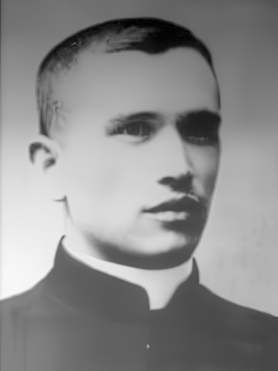 #saintdujour 

Bienheureux Etienne Grelewski († 1941)
Prêtre martyr du nazisme

Préfet des lycées de Radom (Pologne) en 1921,
son zèle apostolique attire l'attention des nazis.
Arrêté ainsi que son frère prêtre Casimir,
ils sont déportés à Dachau.
Il y meurt des mauvais