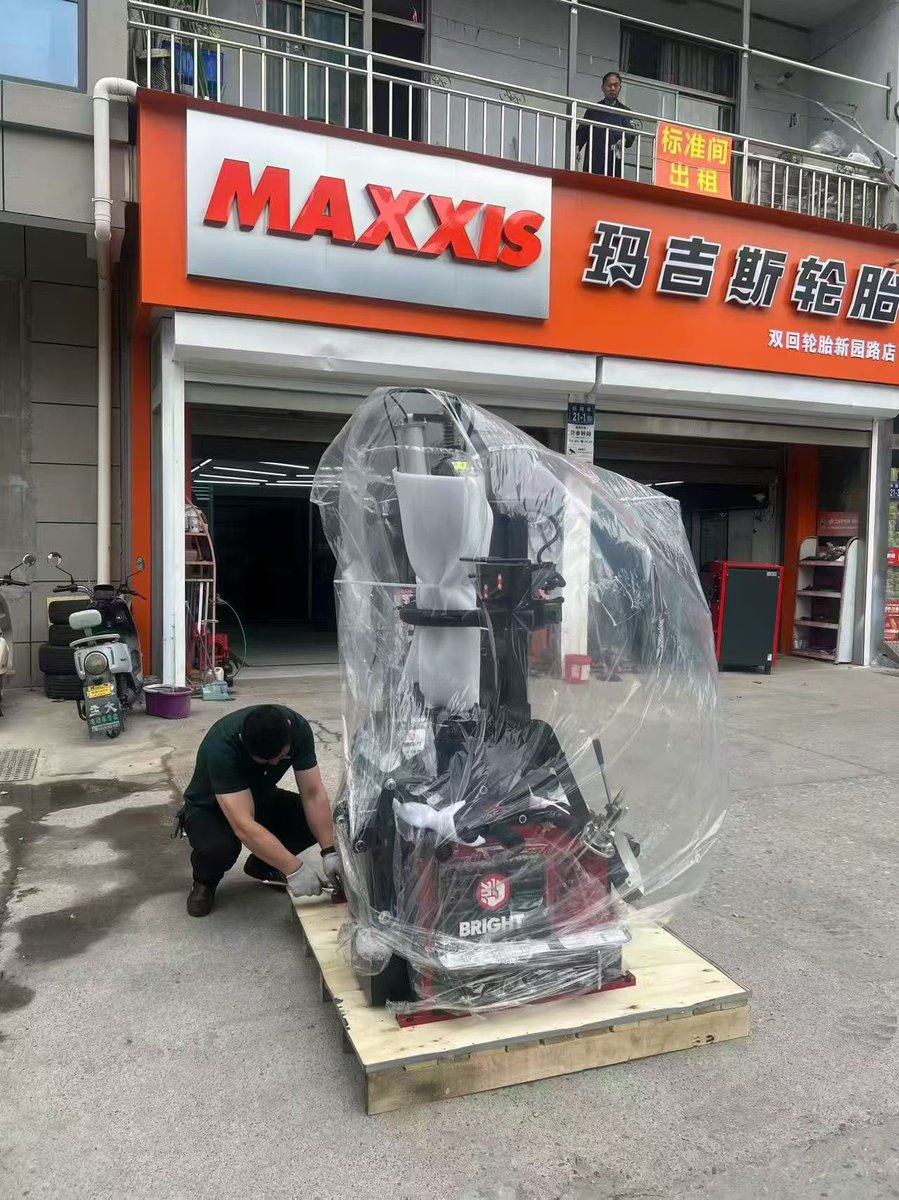 chanuncomp's tweet photo. Double the power, double the efficiency! ⚙️🔥

In Yancheng city, CHANUN's C6DK air compressor is teaming up with Bright equipment to power a tire shop's workflow like never before.

#screwcompressor #rotaryscrewcompressor #chanun #factory

https://t.co/65mmyzpUtd https://t.co/SvuQIy3g9b