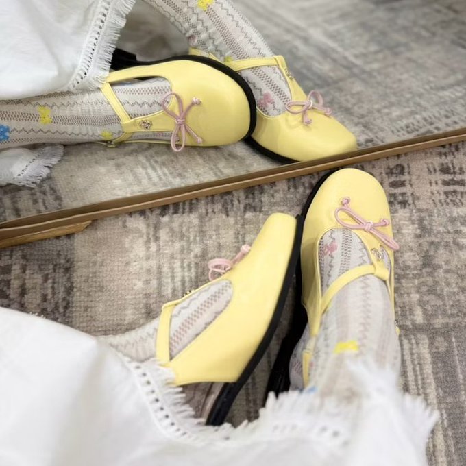dyexpl0rer's tweet photo. pretty mary jane shoes 🪸🪼🧚🏻‍♀️

a thread https://t.co/UkXqOGJ9I5