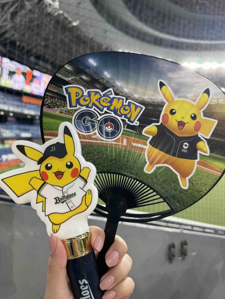 今日も勝てますように！ ピカチュウ型のペンライト買っちゃった この前