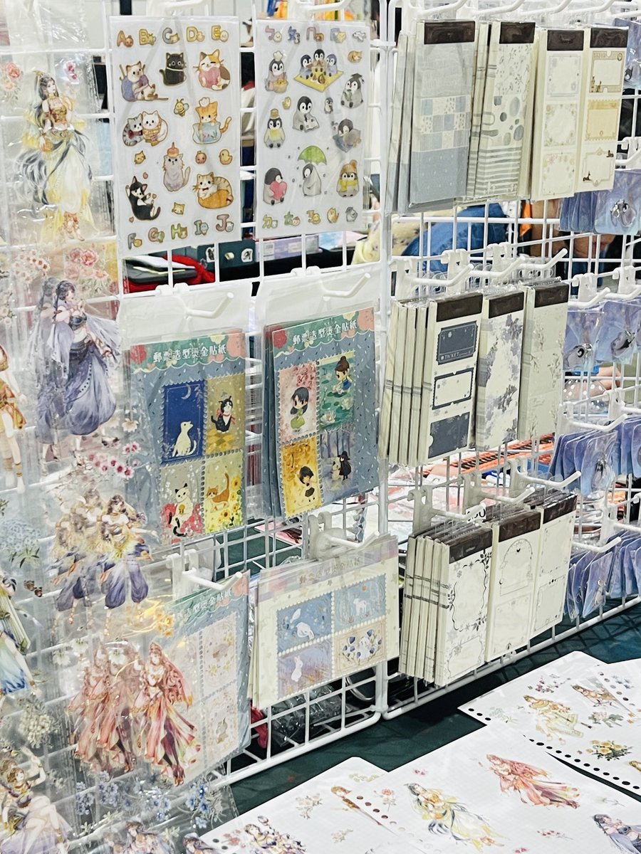 sky_mojan's tweet photo. 【東京DF63出展】
・出展日:5/23・5/24両日
・出展名:墨染一色
・ブース番号:B-278
『PETテープ・ステッカー・スタンプ・メモ帳』などの雑貨や作品を販売します。
ぜひ遊びに来てください!
#デザフェス63リポスト #DF64 #デザフェス #サメグッズ
@designfesta @sky_mojan https://t.co/kRObAlUeod