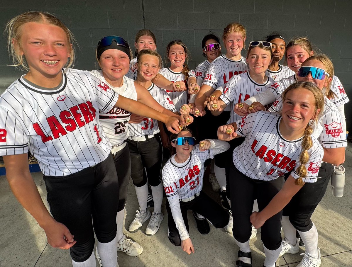 Teagan_B01's tweet photo. We’re back ❤️🖤 Came out the gate with our first spring tournament with some bling! We battled against some really tough teams in a long day of 5 games. These girls (my team) about to rock the season 🥎@YathletesF @ExtraInningSB @LegacyLegendsS1 @AppStorms48176 @gatorjack72  @nxt1sports @BeThatPlayer1 @playsbigger @SBRRetweets @SoftballHome @Ihartfastpitch @FastpitchAthRec @TAProfileAPP @fp_lightning  @d1fastpitch1 @robroSportFacts @SunilSportsNews @KeyPlayerNation @LineDsoftball @Get2CollegAth @MerlG_Official @TopPreps @sports_news_hq
@SportPrepX @USASoftballREC