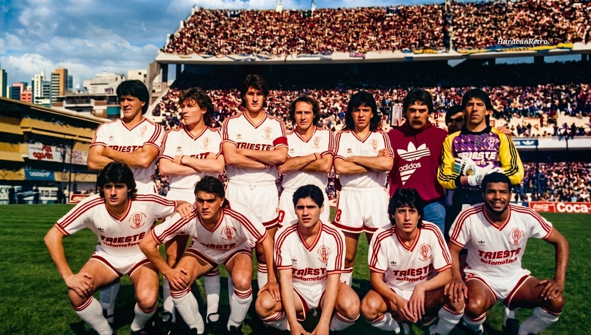 HuracanRetro's tweet photo. Juega #Huracán 🎈 https://t.co/nBYRwNn2Qi
