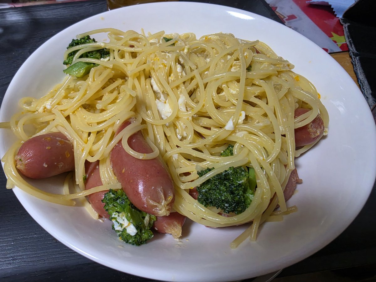 食費１ヶ月1万円生活44日目　お昼ごはん

高蛋白コンソメパスタ