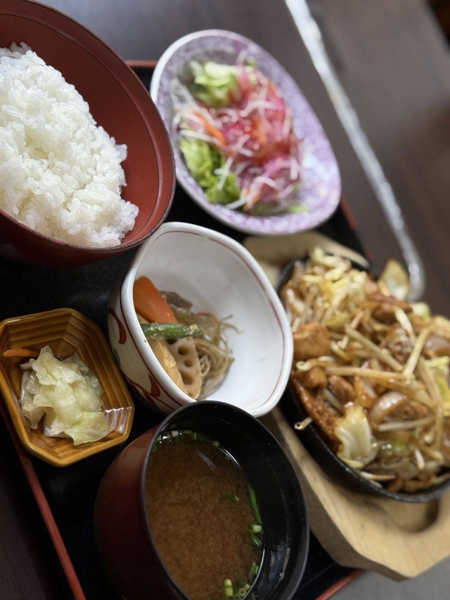 Meliakoa's tweet photo. けいちゃん定食！
なかなかのボリュームでした！ https://t.co/jdYqM6ERLU