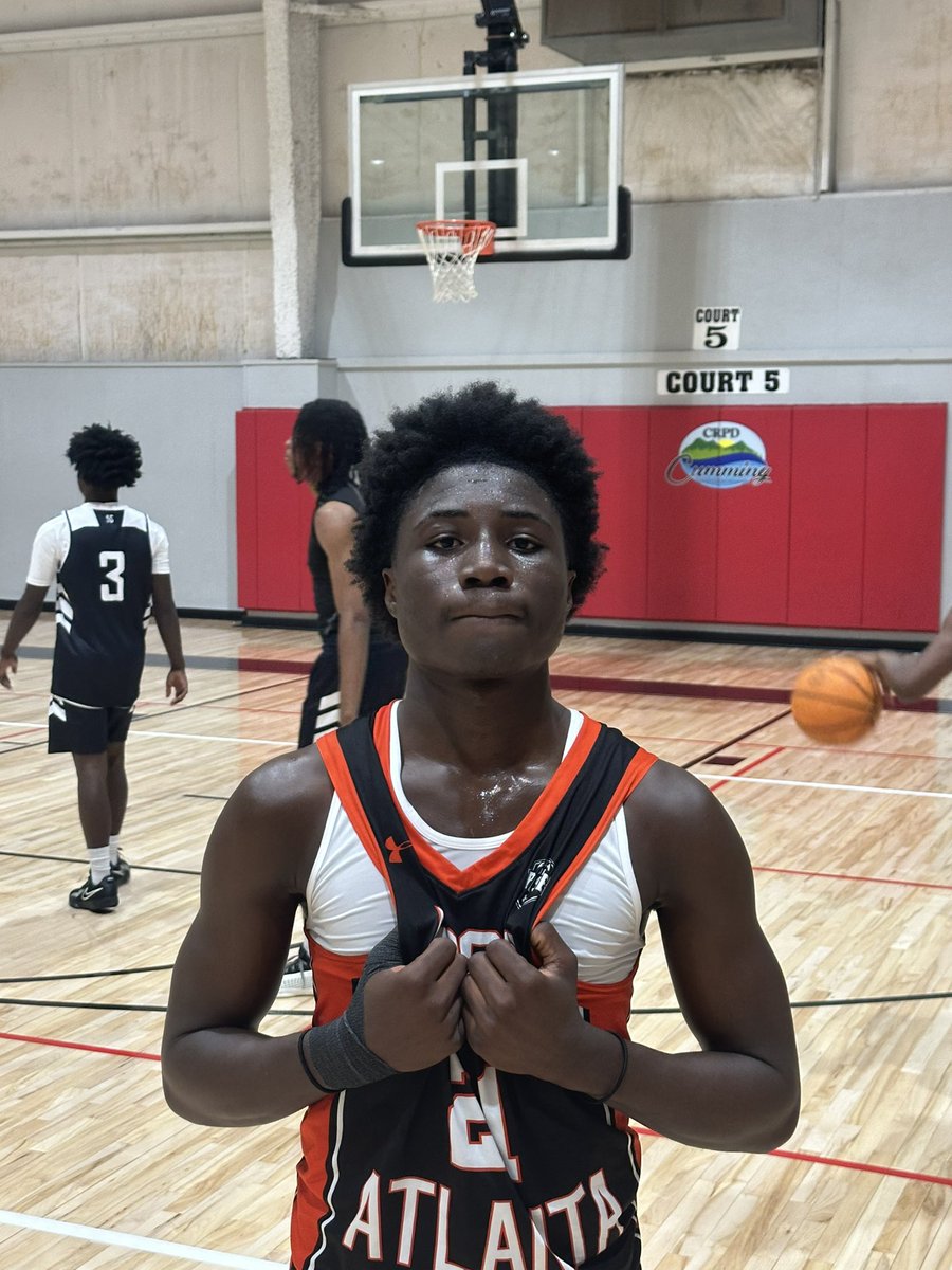 i_am_cam20's tweet photo. Savant Gans
Gans is a scorer constantly looking to get to his spot . He has a tight handle and a quick first step allowing home to get where he wants. Savanta has good size and a strong from that absorbs contact and defends with physicality . 
@Thesavantgans
@TaiYoungHoops,@_joshTec,@OntheRadarHoops, @OTRHoops
