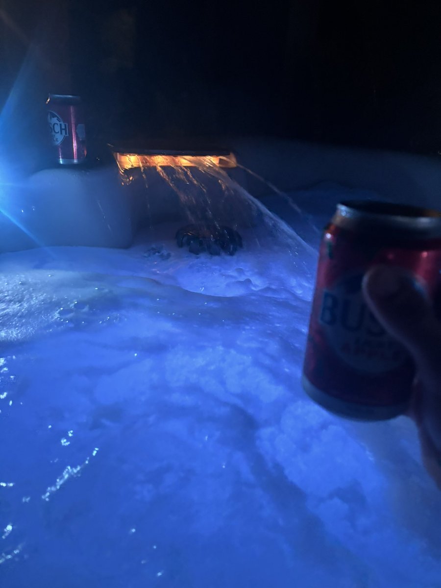 6thyearstew's tweet photo. cheeky lil hot tub beer https://t.co/9V3USsouZB