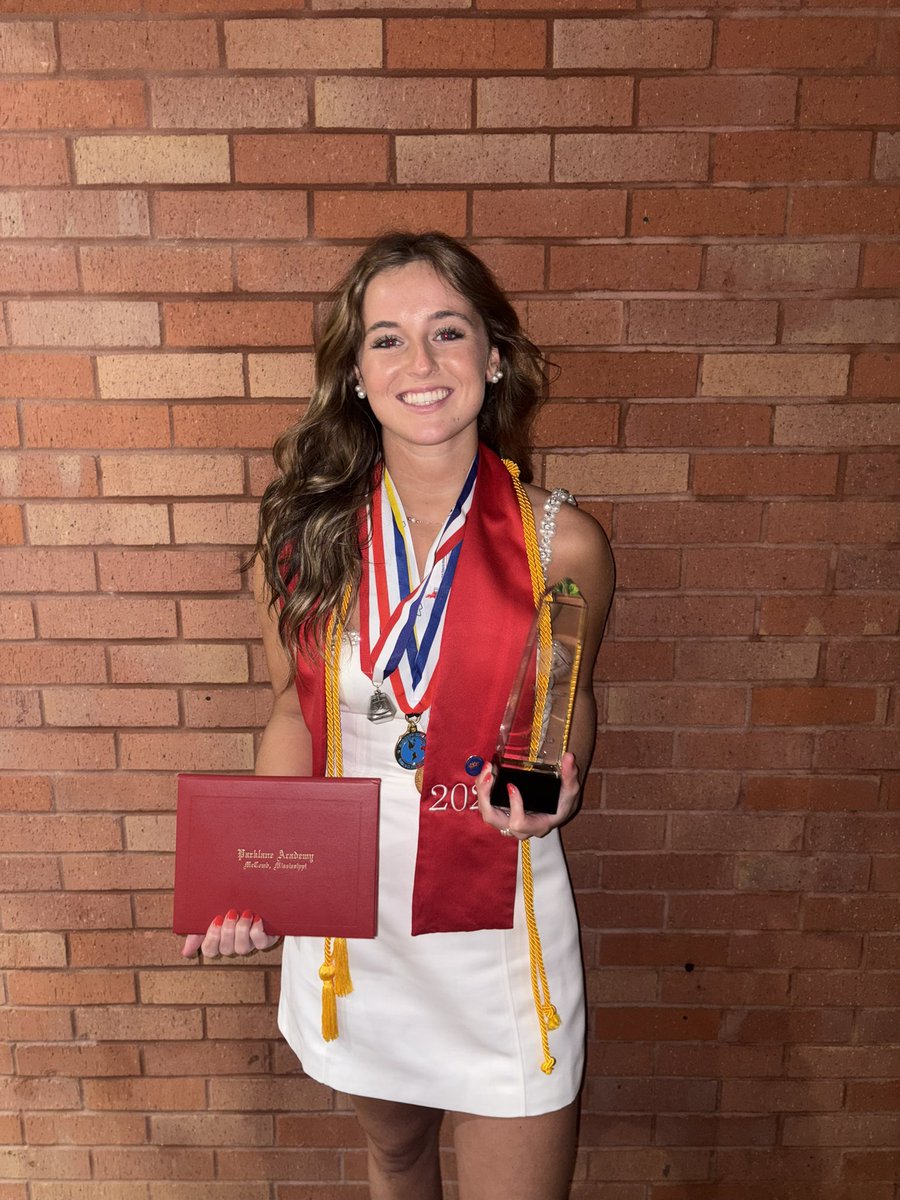 ZoeAlford22's tweet photo. Such an honor to receive the Don Souder Award and Scholarship! This award is given to one female and male Student-Athlete in the MAIS each year. I am beyond grateful to the @msais for presenting this to me at my graduation! ❤️
@msscoreboard @TheEJlive @msjazzelite @Parklanewbb https://t.co/JpBzcCSMuv