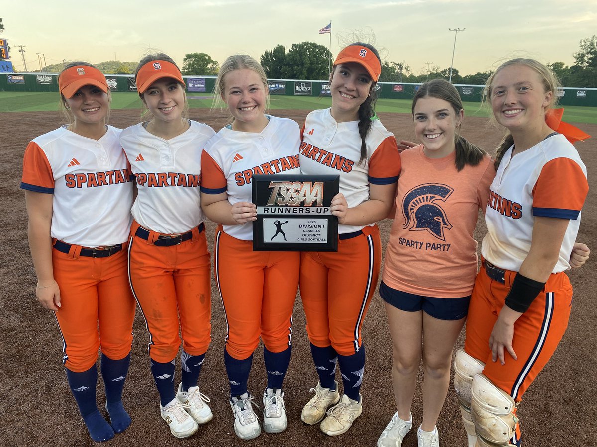 Summit Softball tweet media