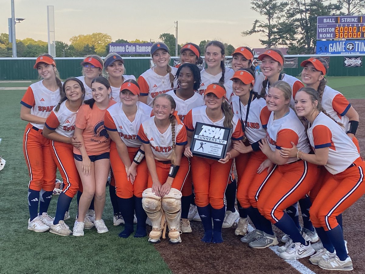 Summit Softball tweet media