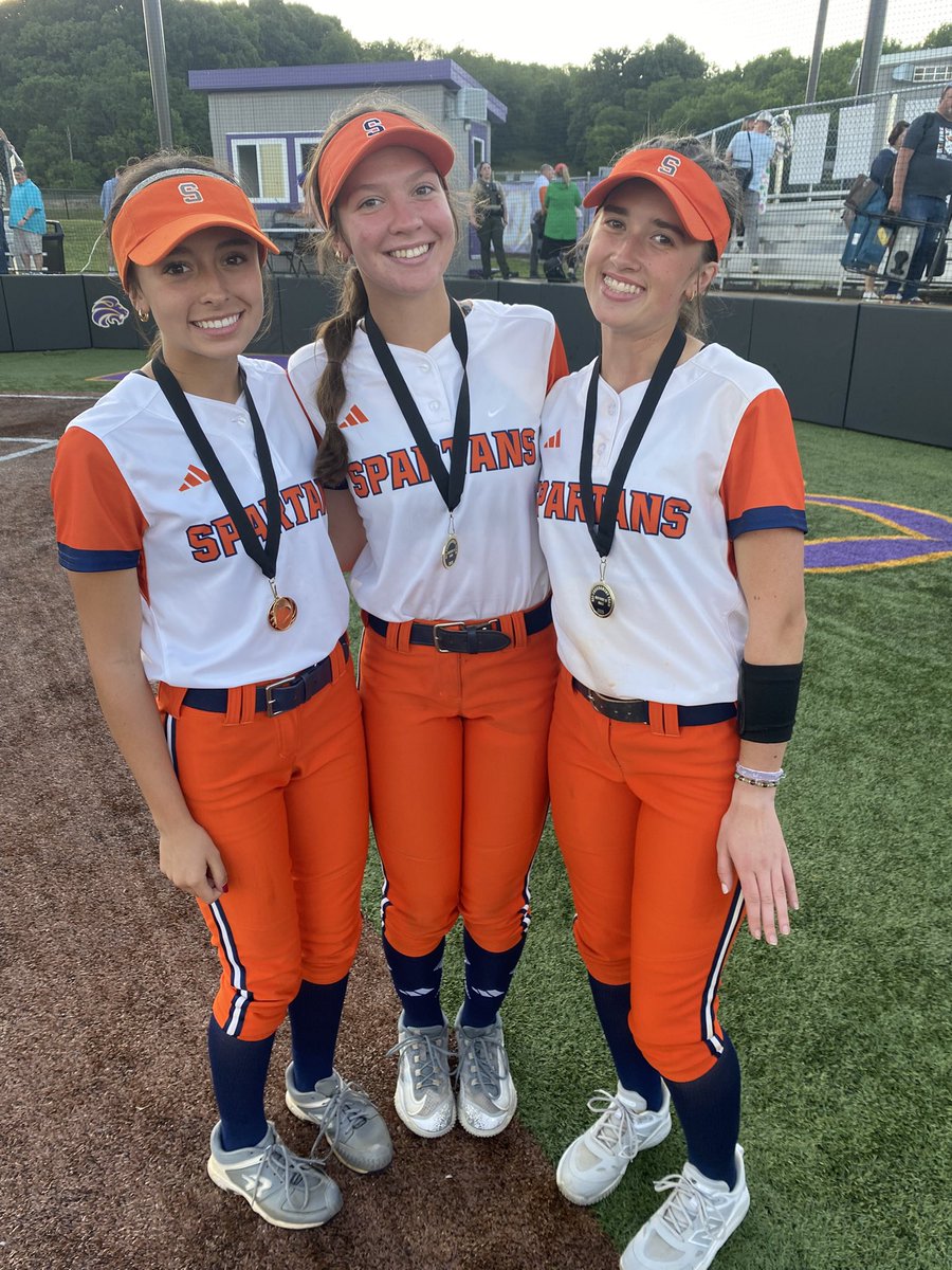 Summit Softball tweet media