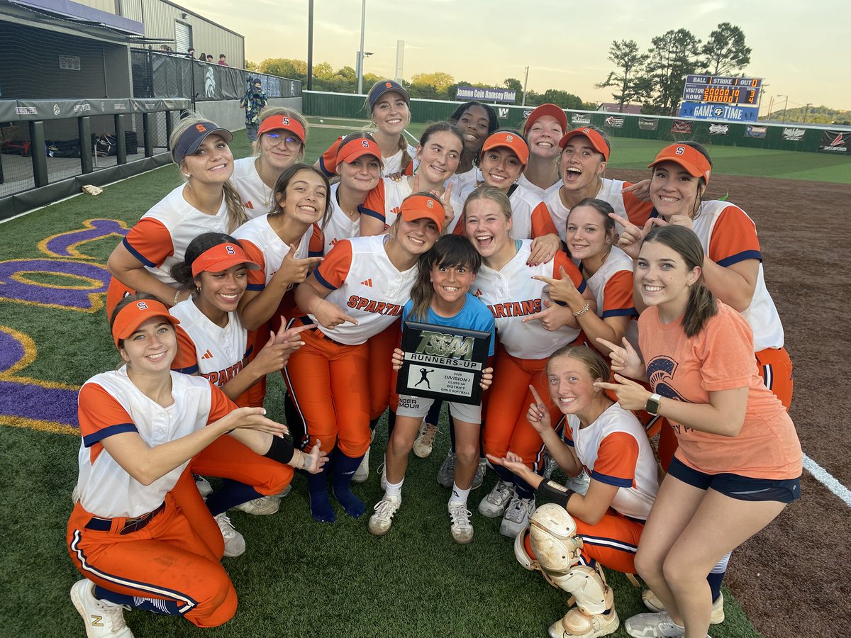 Summit Softball tweet media