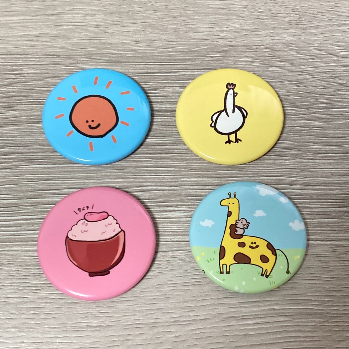 mittun_store's tweet photo. 【お知らせ】 
デザインフェスタ vol.63に出展します🎉
ゆるいステッカー、缶バッジなどを販売します🕺
ぜひ遊びに来て下さい🤩

📅日にち：2026/5/23(土)・24(日)両日 
🎈ブース：東京ビッグサイト 西館1階 F-339 
💠出店名：みっとぅんストア
@designfesta 
#デザフェス63リポスト #デザフェス https://t.co/IA9fJ5hvzb