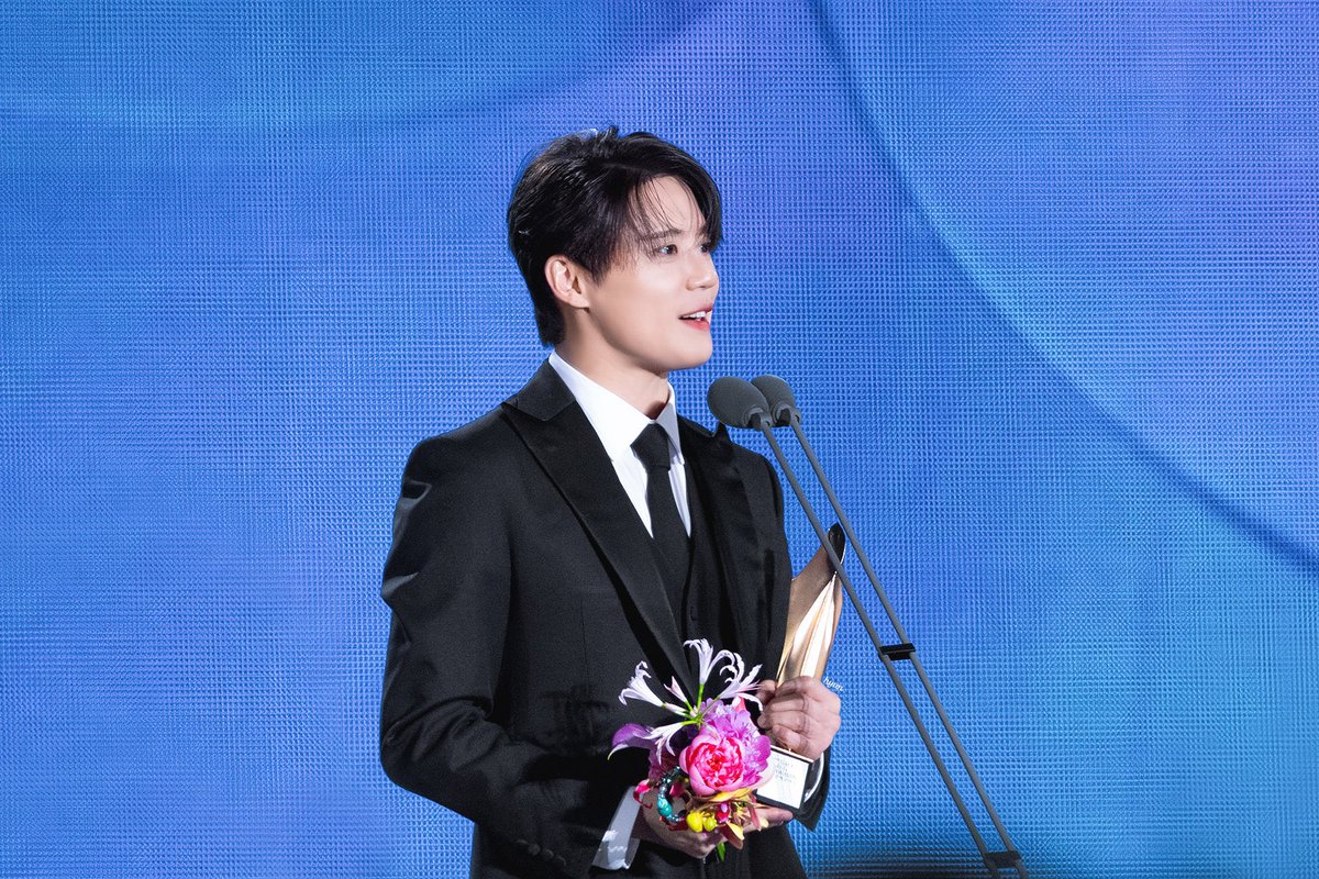 จุนซู เลือกมาตั้งนานแล้วว่าจะไปทางสายมิวสิคัลแบบสุดๆ ดูจากตารางงาน จากแพชชั่นใดๆของน้อง แล้วก็ทำได้สุดของสายงานจริงๆ ได้เป็นคุณนักแสดงอย่างเต็มตัว เป็นตัวท๊อปที่ทุกคนยอมรับ ได้รางวัลมากมาย ขอบคุณนะที่กลับมาเป็นนักร้องเป็นไอดอลให้แฟนๆได้หายคิดถึงบ้าง รอดูคอนน้องที่ไทยเดือน 7 นะ 🤍