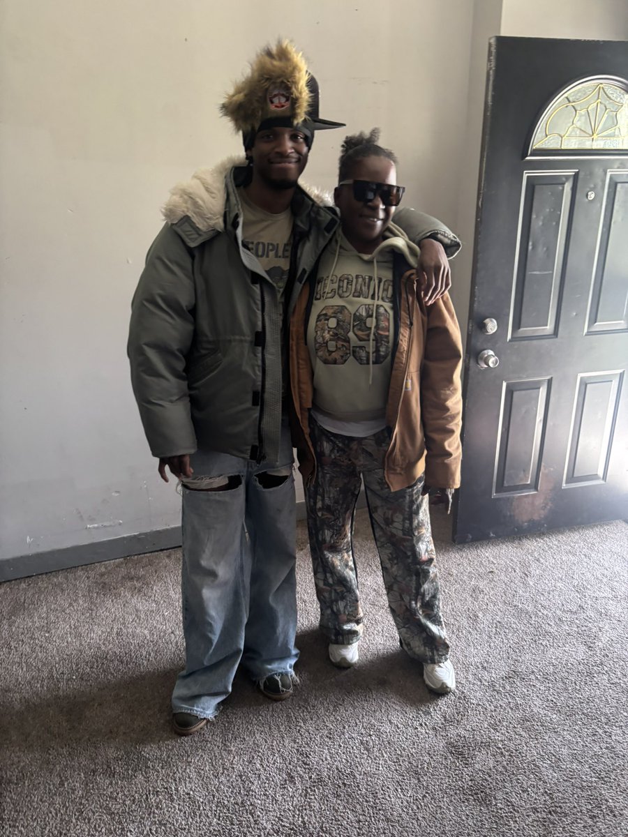ray tweet media