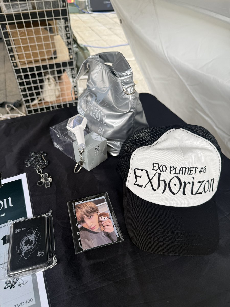 exo exhorizon official merchandise in taipei 🥹🤍