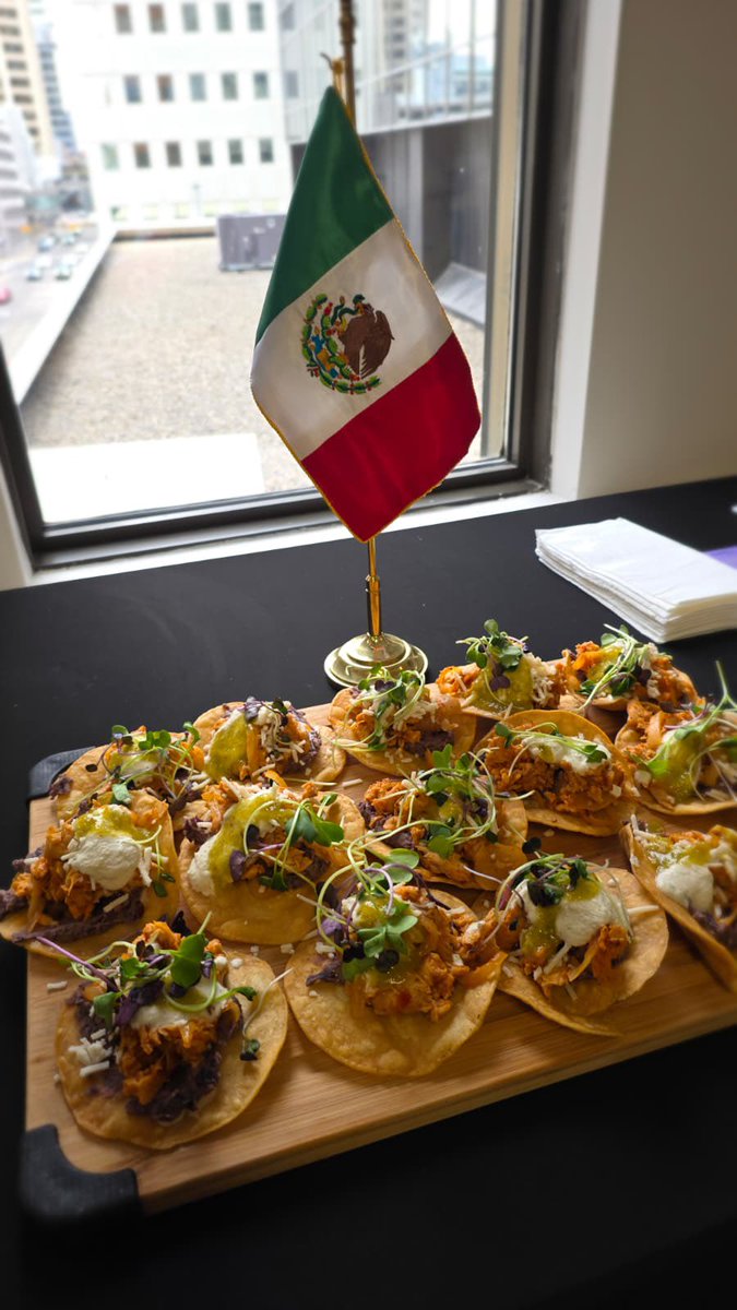 Consulmex Calgary tweet media