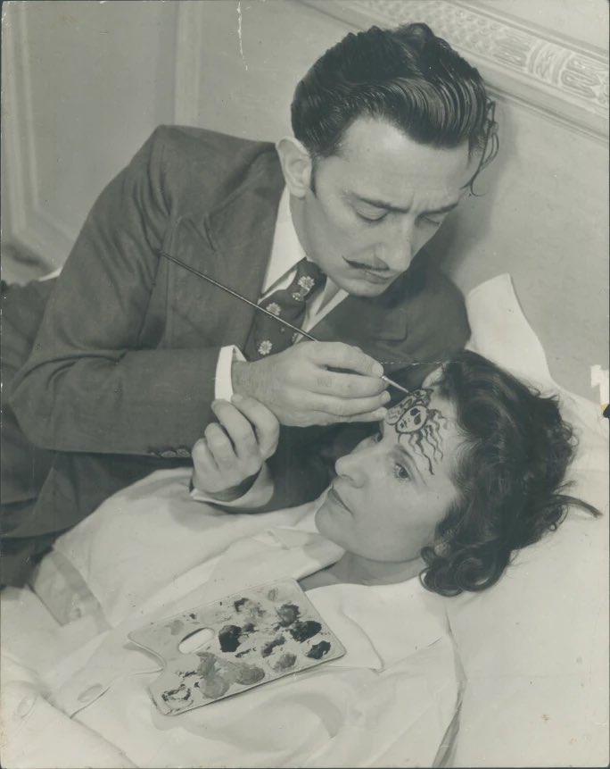 minsen311's tweet photo. ⁡
"I would polish Gala to make her shine, make her the happiest possible, caring for her more than myself, because without her, it would all end."

SALVADOR DALÍ
⁡
https://t.co/4YiKyumYUi

Salvador Dalí painting Medusa on the forehead of his wife &amp; muse, Gala Dalí, in 1942. https://t.co/KLoiCBBT5A