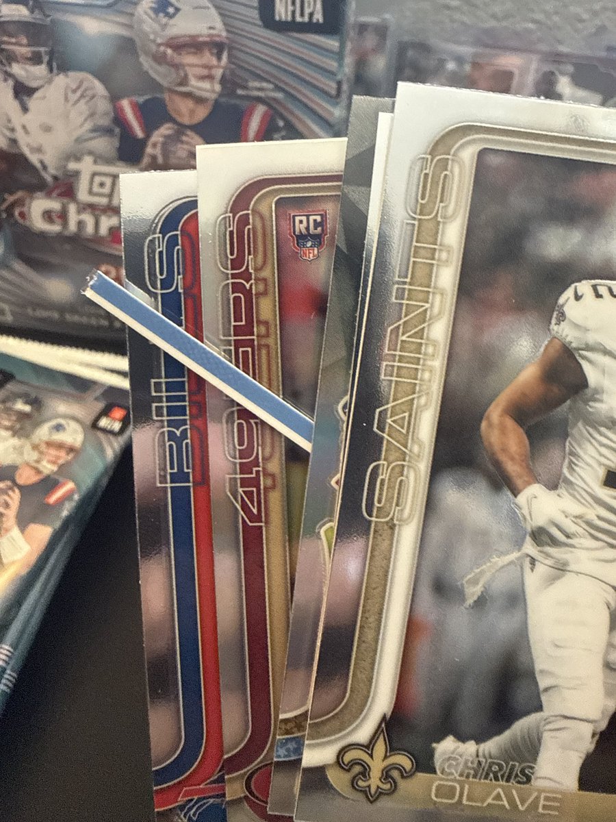 TheMessiah22's tweet photo. I keep getting these in my boxes…. I’m pretty sure this one was a 1/1. https://t.co/F2z6R1akJp
