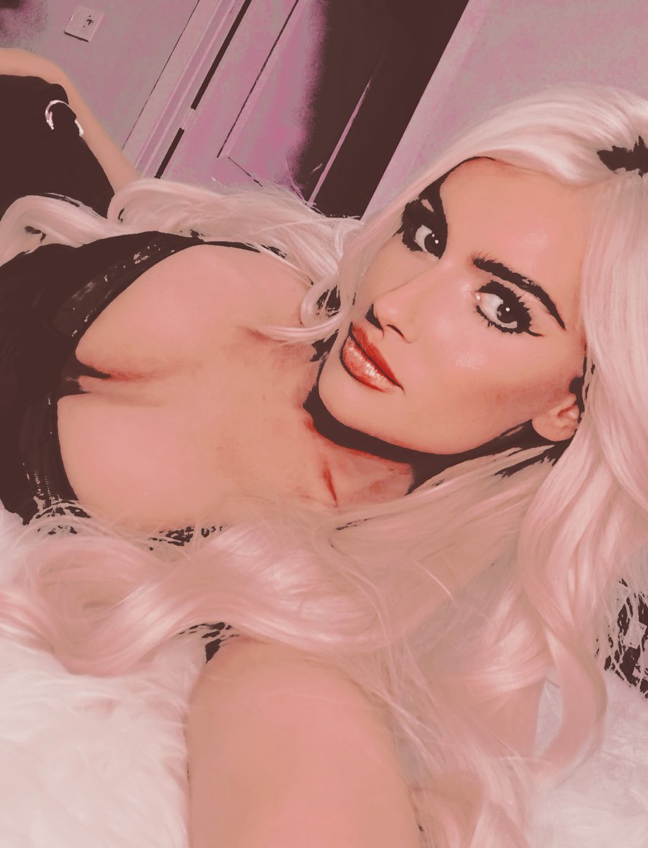 GLAMLACED's tweet photo. i know you’re getting desperate for me. 🫦 https://t.co/JW9xvYRzNW