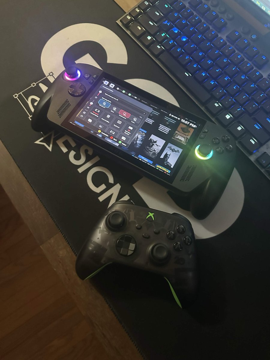 MichaelMustillo's tweet photo. Early Birthday Gift for myself, Asus ROG Xbox ally X.

#asus #xbox https://t.co/YR814qPcE7