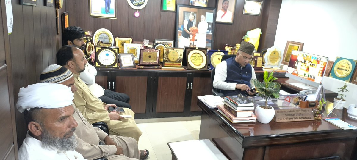 GulamAliKhatana's tweet photo. 📍 Bathindi, Jammu

Today, a public darbar was held at the residential office in Bathindi, Jammu.

📍बथिंदी, जम्मू

आज आवासीय कार्यालय बठिंडी, जम्मू में आयोजित जनता-दरबार।

📍 بتھنڈی، جموں
آج بتھنڈی، جموں میں واقع رہائشی دفتر میں منعقدہ عوامی دربار۔ https://t.co/tqi75c7rcc
