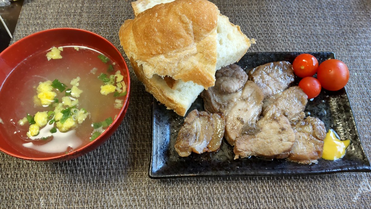 お昼はあるモノ温めて。