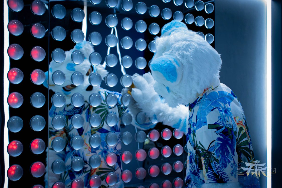 H2O3_nebula's tweet photo. 音游？
#fursuit https://t.co/DXxZtCEZvW