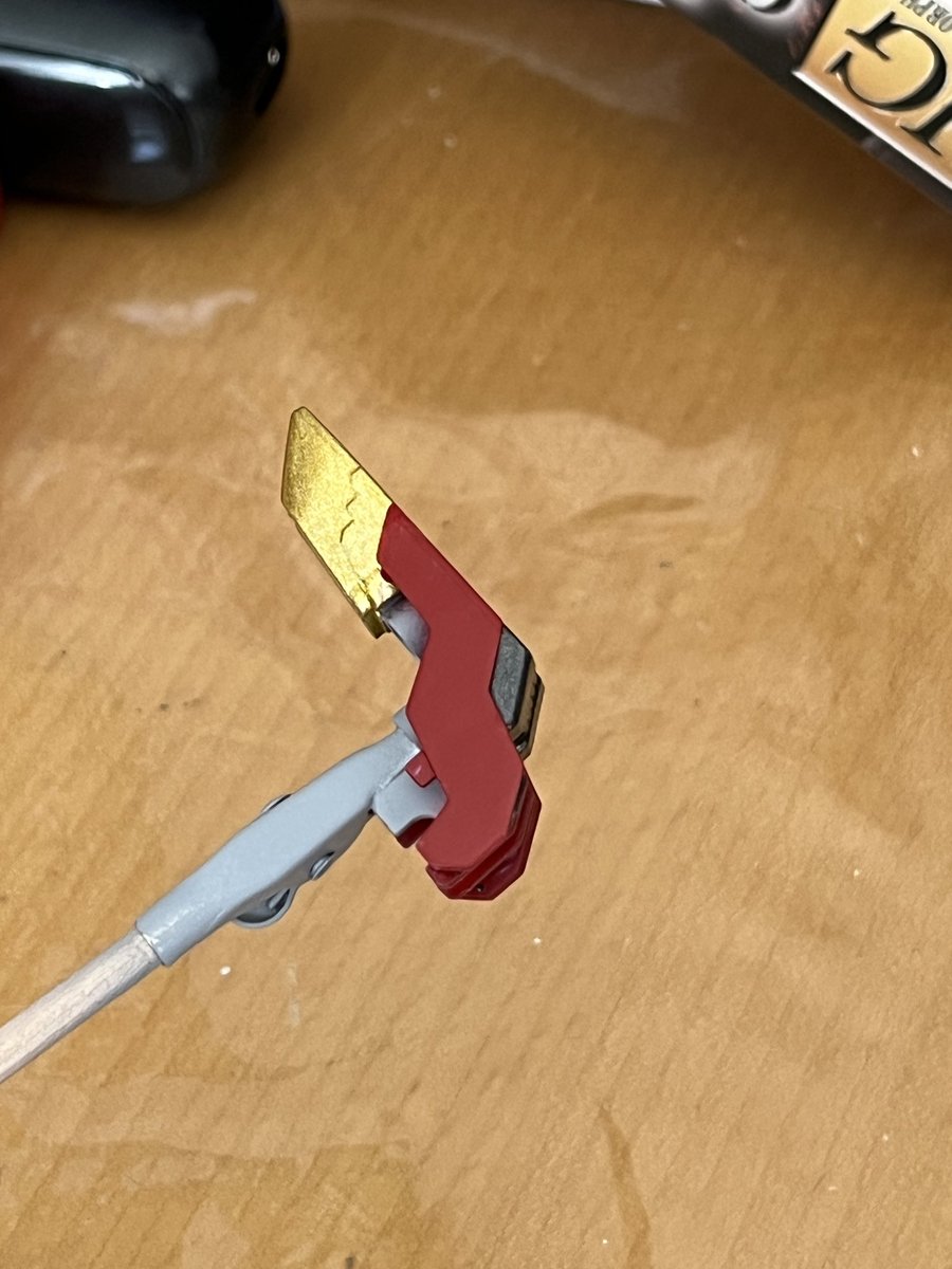 パシ tweet media