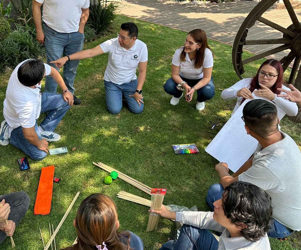 drsecuritymx's tweet photo. Hoy compartimos una jornada de Team Building junto a parte de nuestro equipo en DR Security. Creemos que los mejores equipos se construyen desde la confianza, la colaboración y el reconocimiento del valor que cada persona aporta todos los días.
#TeamBuilding #TrabajoEnEquipo https://t.co/08lZhJz2pE