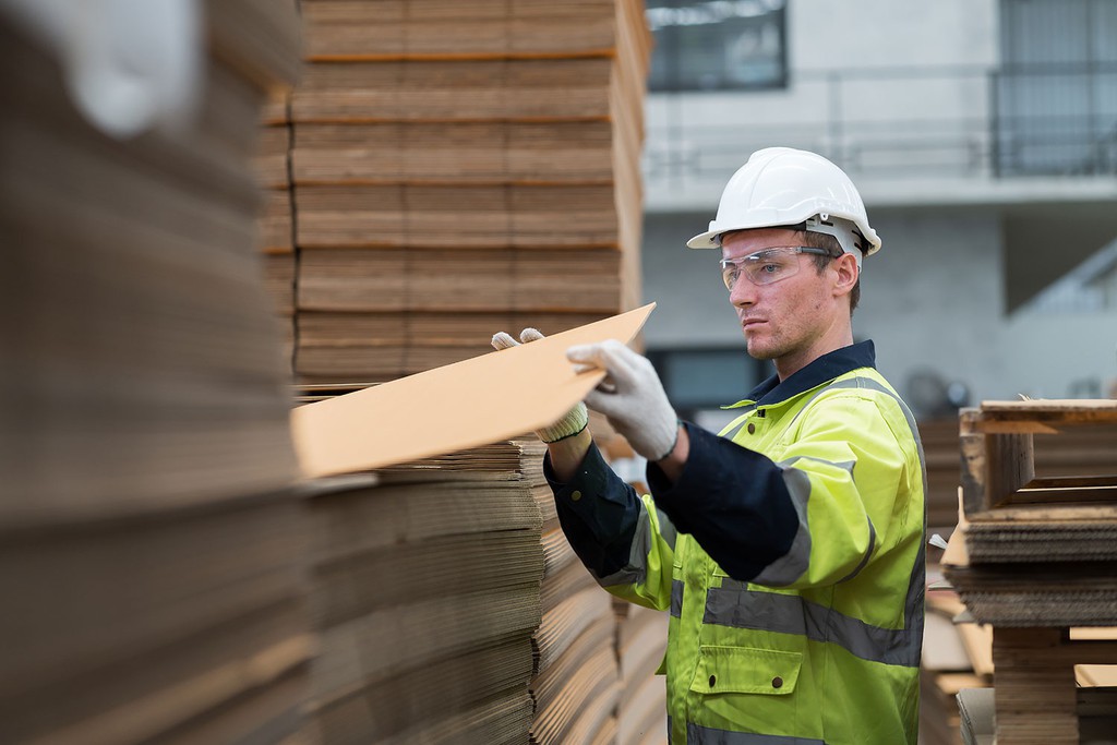 assembliesunlmt's tweet photo. Contract packaging companies and cardboard producers are navigating unusual post-COVID conditions that have seen demand drop substantially from peak pandemic levels.

Read more 👉 https://t.co/NK56uTY0cQ https://t.co/FeUCQASD0a