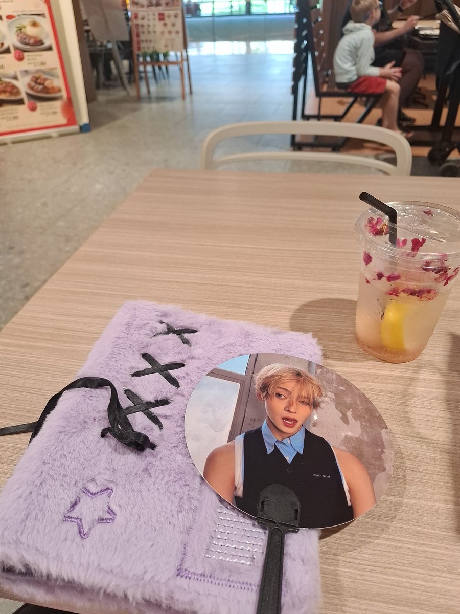 Khun Dila 🖤 tweet media