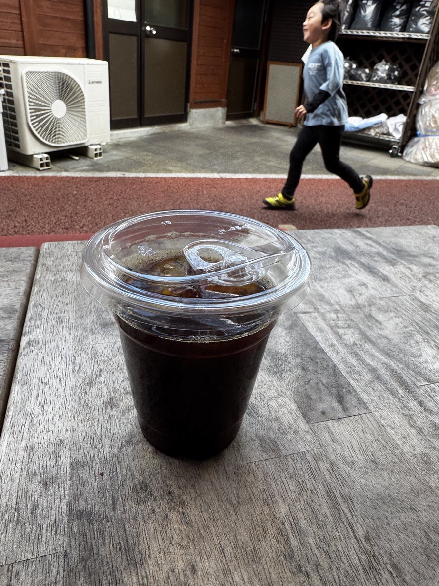 soloritabi's tweet photo. 道の駅おばあちゃん市山岡で
コーヒーブレイク
なぜか飲みたくなるんですよね

やたら風が強くなってきたので
帰りは速度落とし目で帰ります

#そろりツーリング https://t.co/Mpkkm9Tz5t