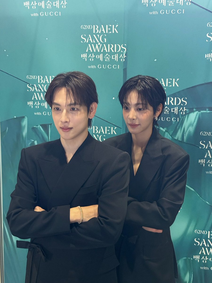 피커 tweet media