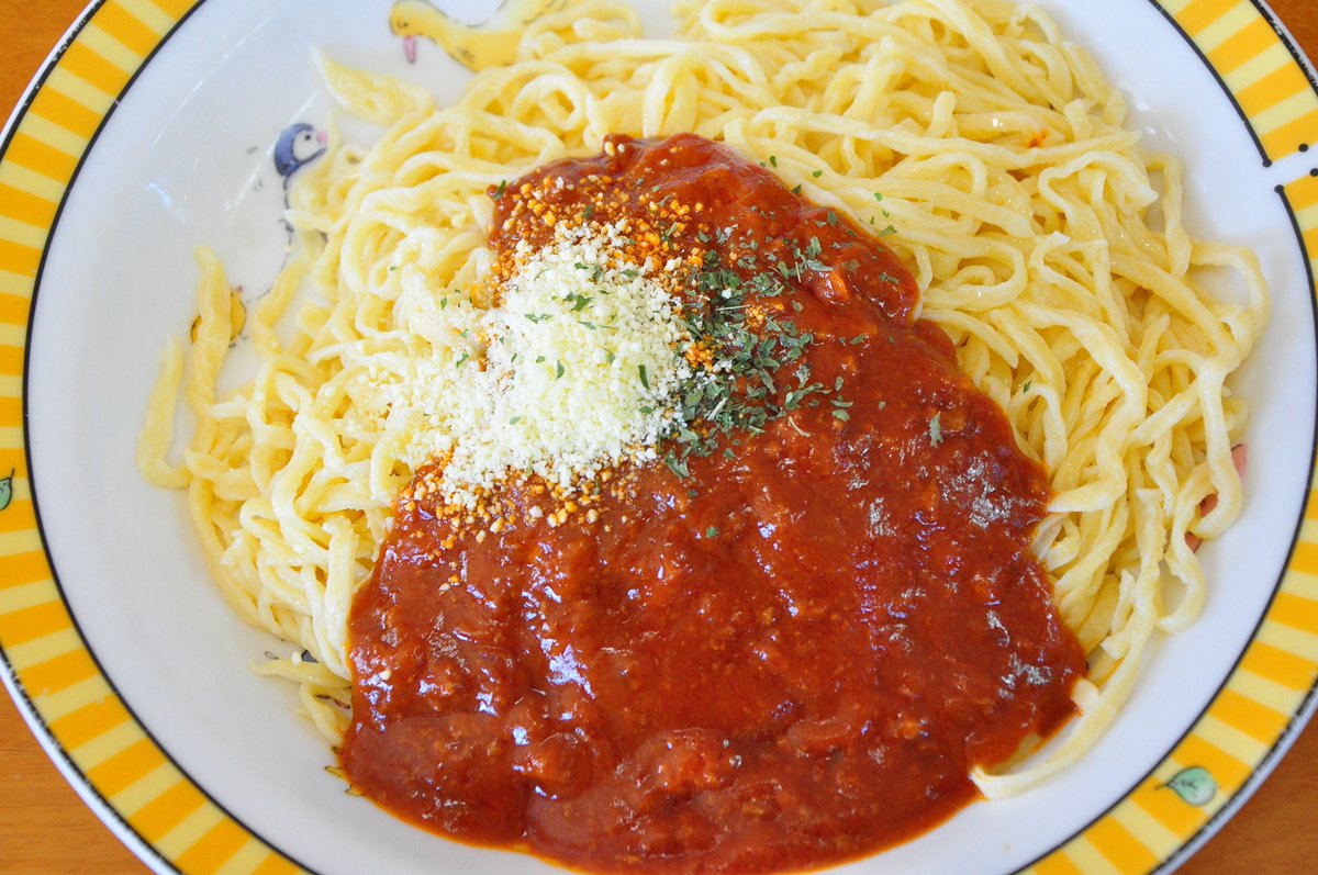 HidetsunaS's tweet photo. ジジイ(ババァも作ったかも)の作品
自作のうどんリベンジからのパスタ的なモン
　
ネット社会のおかげなのか歳食ったせいなのか...
何だかんだ無事、食べられるものができてしまった
　さぁ、パスタマシン、注文しようっと～ https://t.co/NodfoclOIS