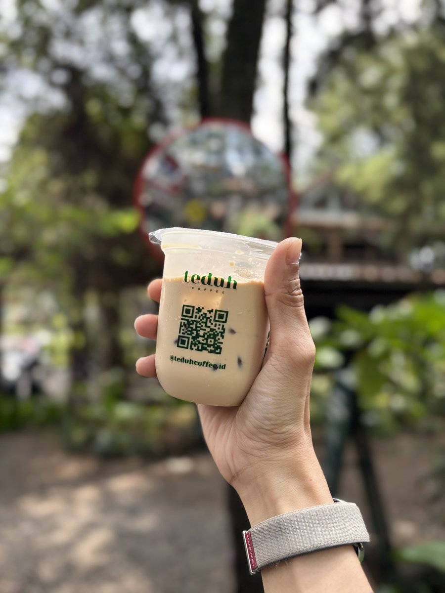 EatmenID's tweet photo. Ngopi sambil neduh.. 🌞☕️
Es Kopi Susu Teduh-nya best sih 👍 https://t.co/R6TyhmMhYi