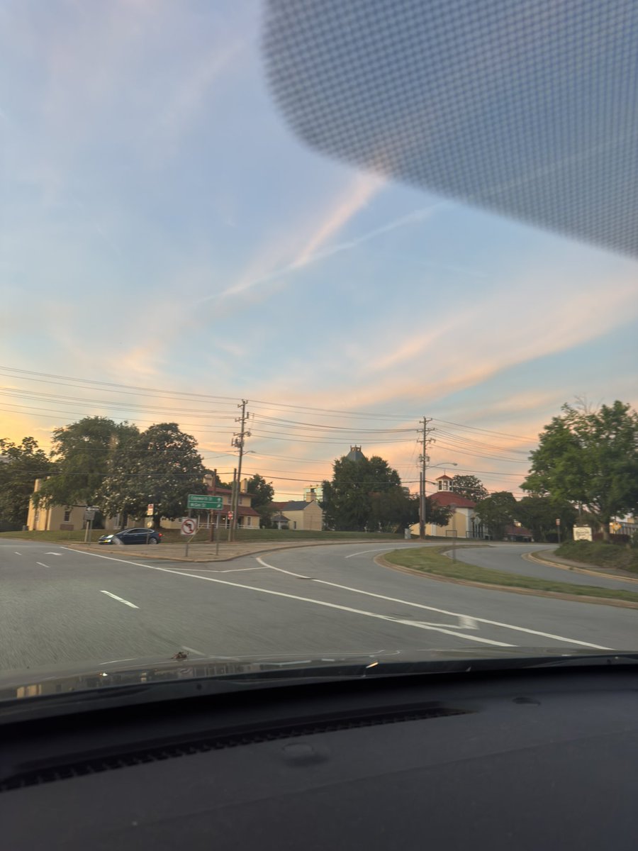 cjechaoss's tweet photo. sunset was on one tonight 
5/8/26
Greensboro NC

@TimBuckleyWX https://t.co/I8Mh7NDy3S