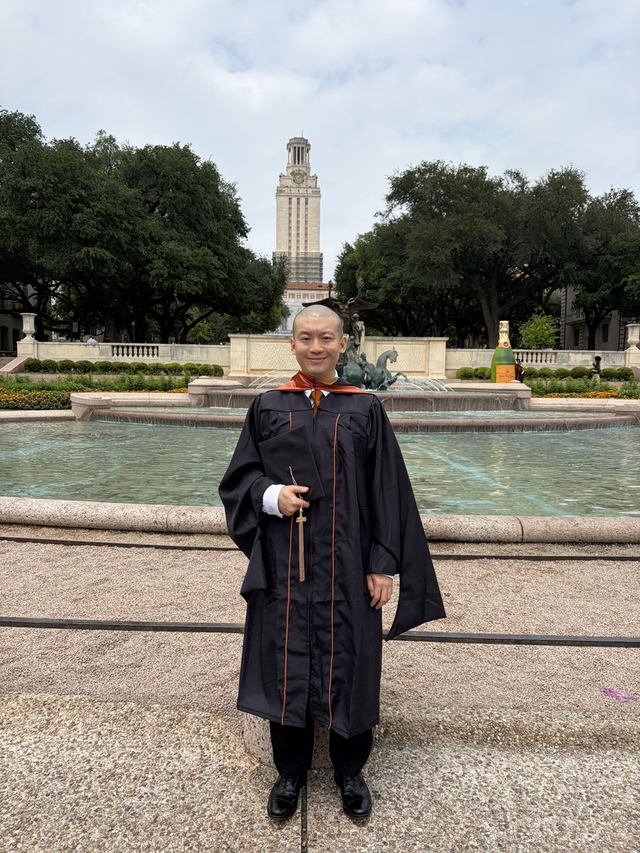 aarontao2's tweet photo. Today, I graduated from .@UTAustin⦠again.
This time with my .@UTexasMBA . π€π
.@UTexasMcCombs #DoubleGraduate #ClassOf2026 #HookEm https://t.co/lm3UOqSyKk