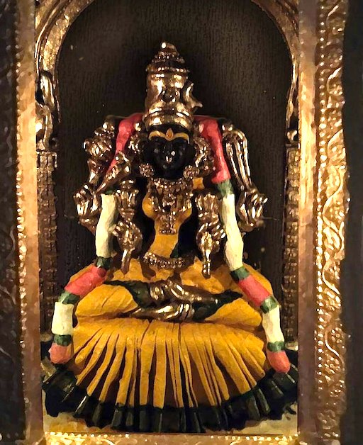 TatTvamAsi33's tweet photo. Before Kanchi Kamakshi, There Was Mangadu,
The Secret Spiritual Link Between These Two Shakti Temples..

Mangadu is known as Adhi Kamakshi Sthalam — the ORIGINAL seat of Devi Kamakshi.
This is where Goddess Parvati first performed her terrifying penance to reunite with Shiva.
1/8 https://t.co/kNlqSoEMBS
