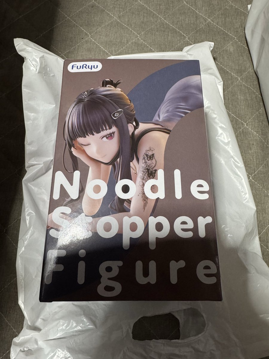 doraky0718's tweet photo. 嫁Dのヌーストフィギュア意外と小さかったけどクオリティーは中々良き。
ケツのラインが最高なり https://t.co/mFXLPZy2zs