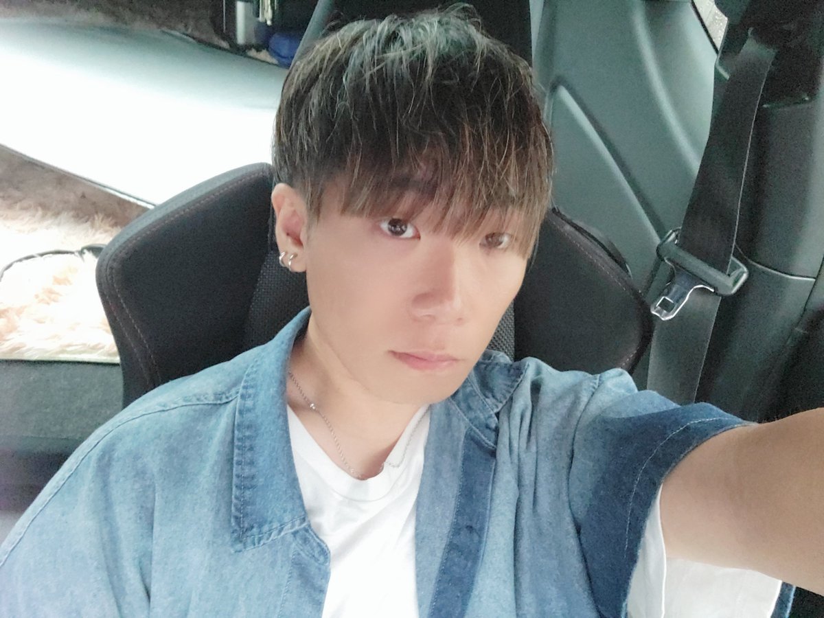 11_29d's tweet photo. 髪あげるの苦手なんだけどアップバングみたいにした方が良い？
 #ゲイ     #バイ https://t.co/EBkHvAFIQN