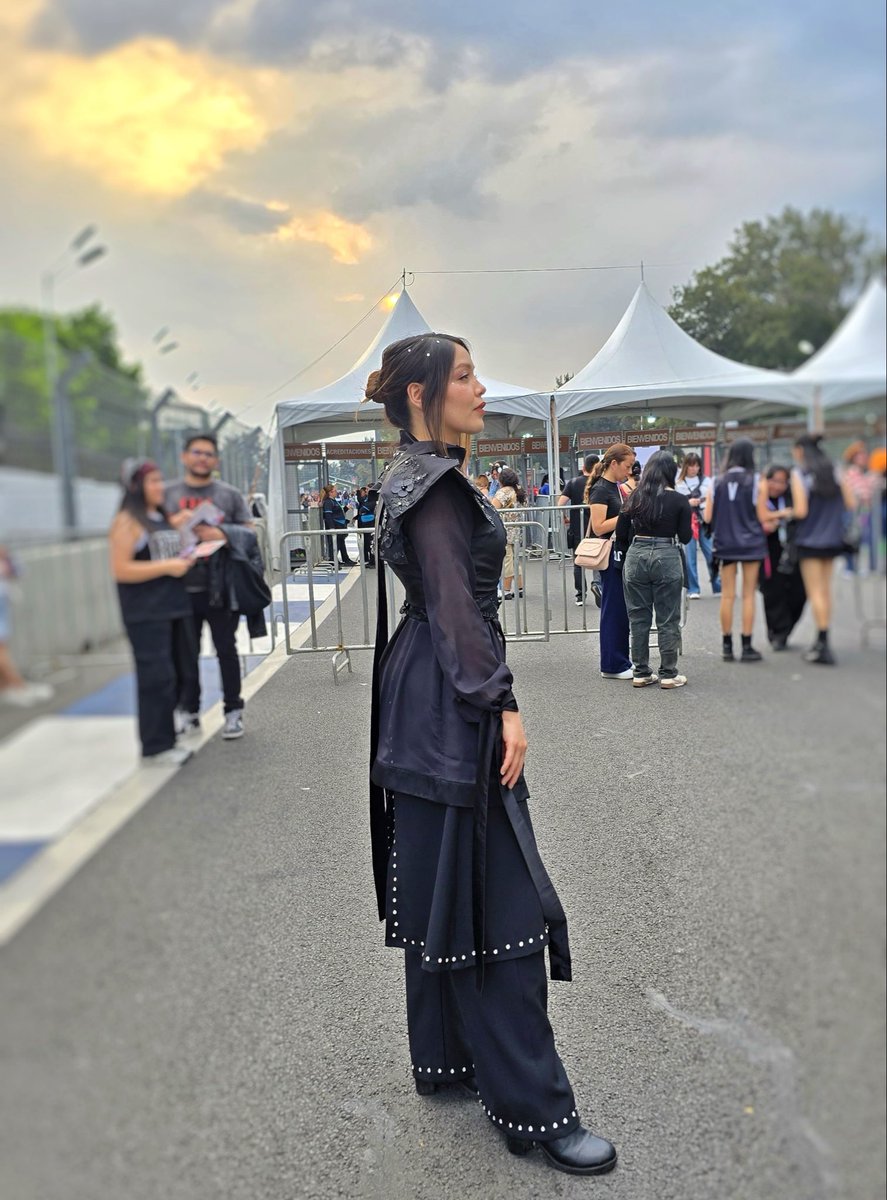 No puedo superar mi outfit para BTS, lo siento… ✨💜

#BTS_ARİRANG #btsenméxico #BTSMéxico #bts_hooligan