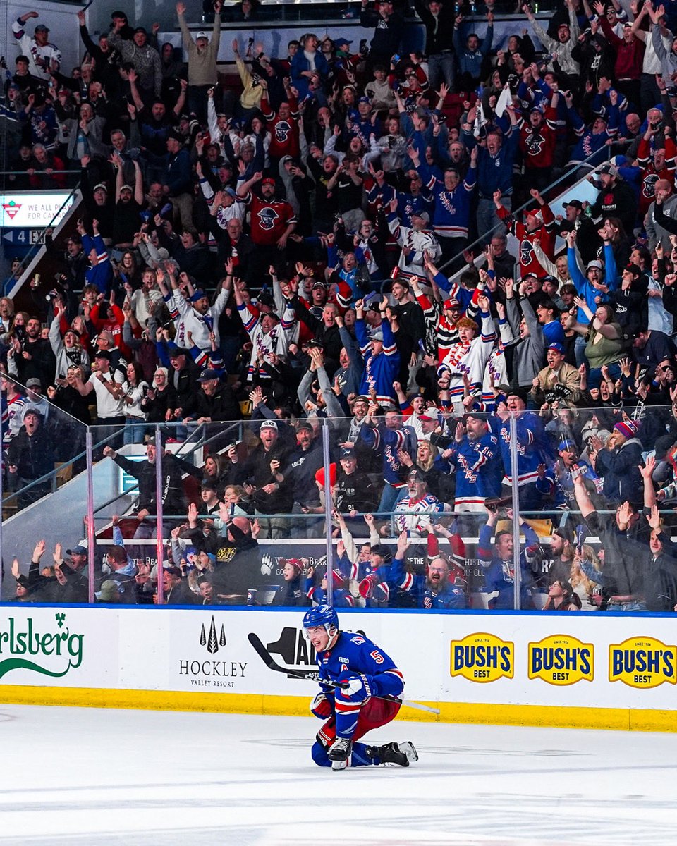 OHLprguy's tweet photo. An #OHLChampionship memory courtesy Matthew Andonovski 🔵🔴 https://t.co/CZEX8beo7L